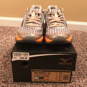 Mizuno Running shoes